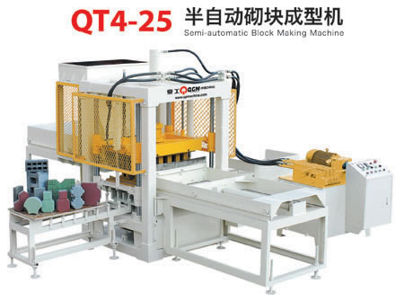 Máquina para fabricação de blocos automática QT4-25